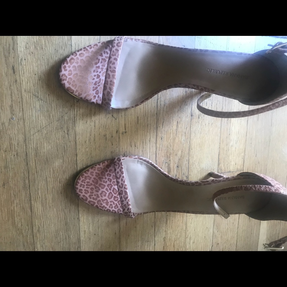 Banana Republic sandals